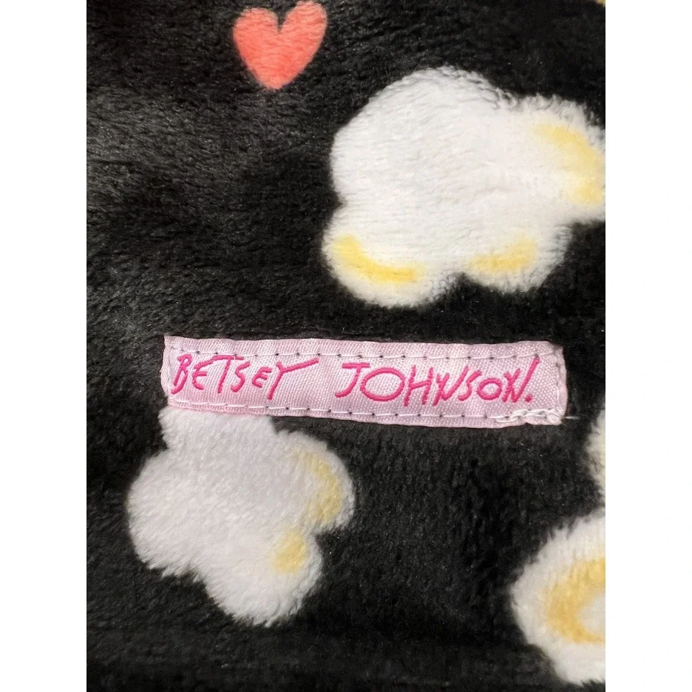Betsey Johnson Ultra Soft Plush Cheeseburger/Pizza/Pretzel Throw Blanket 50x60